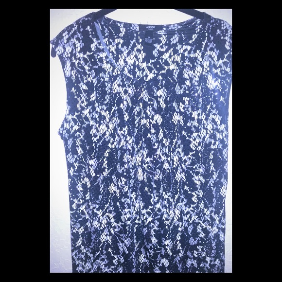 BLACK, WHITE, GRAY DRESSY SHORT CAP SLEEVE BLOUSE - Picture 1 of 1